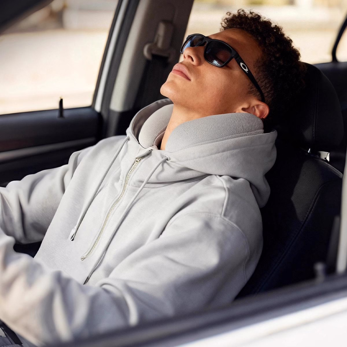 Custom Detachable Airbag Travel Hoodie Unisex Hoodie Inflatable Built Travel Pillow Comfortable Casual Techwear