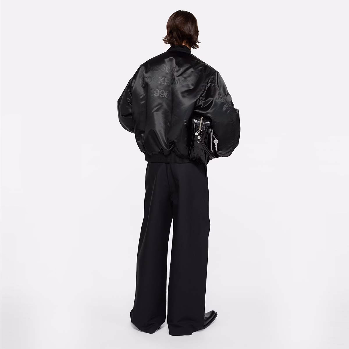 Yali Clothing Custom OEM Мужская укороченная бомбер-куртка из атласного нейлона с застежкой-молнией Производители